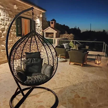 Secluded Heritage * Postira