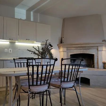 Secluded Heritage Casa de Férias Postira