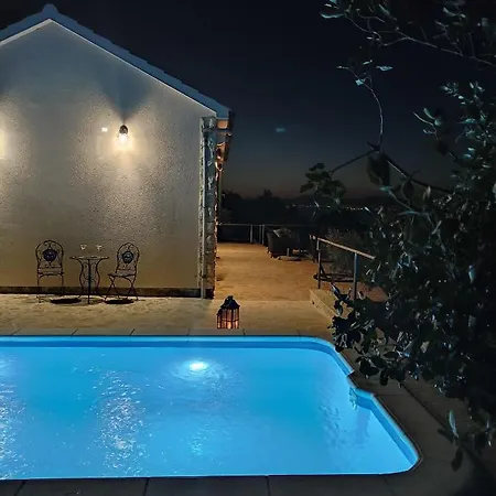 Casa de Férias Secluded Heritage Postira