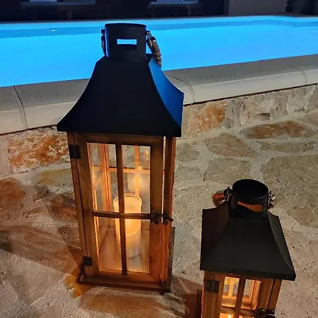 Secluded Heritage Casa de Férias Postira