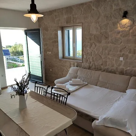 Secluded Heritage * Postira