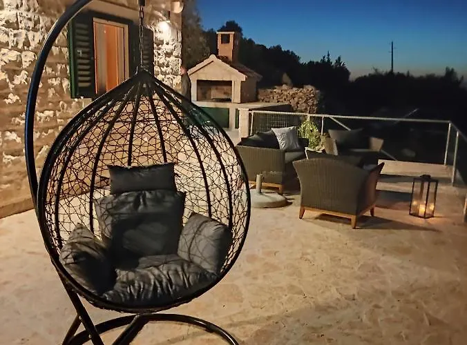 Secluded Heritage * Postira